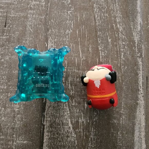 Disney Tsum Tsum Mini Figure Peter Pan Captain Hook Accessories - Picture 4 of 9